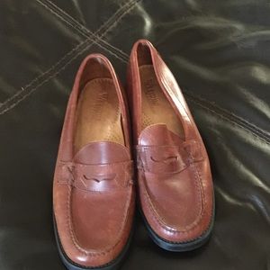 Woman’s GH Bass loafers